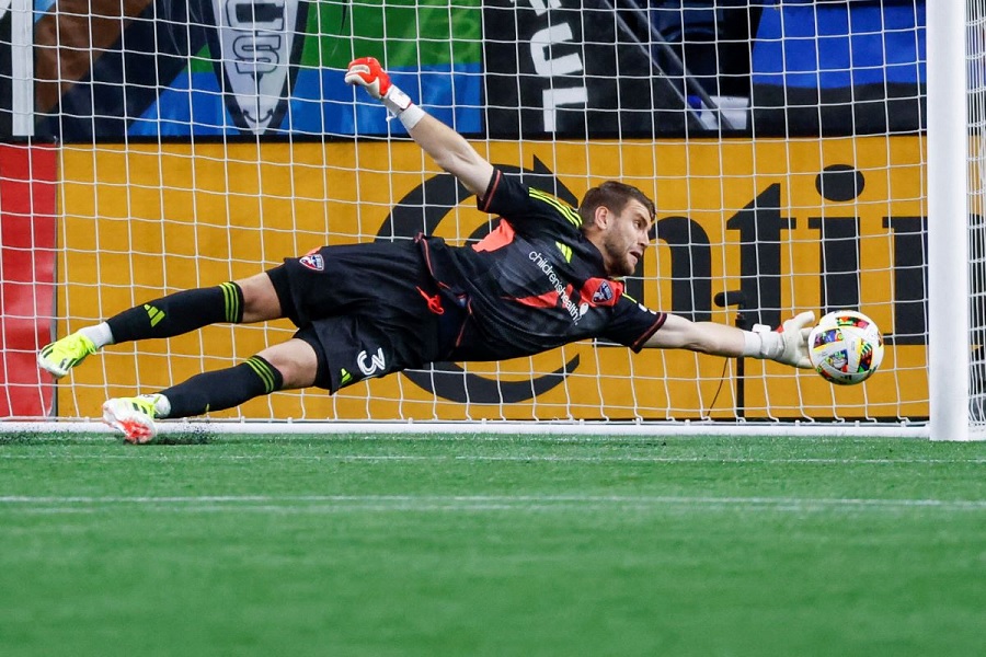 Maarten Paes Cedera, Tapi Tetap Bela Timnas!