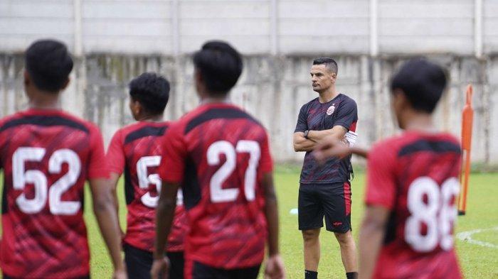 Persija Tanpa Trio Timnas, Carlos Pena Siap Tempur