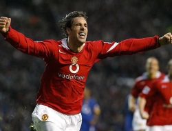 Kejutan!  Nistelrooy Tinggalkan MU